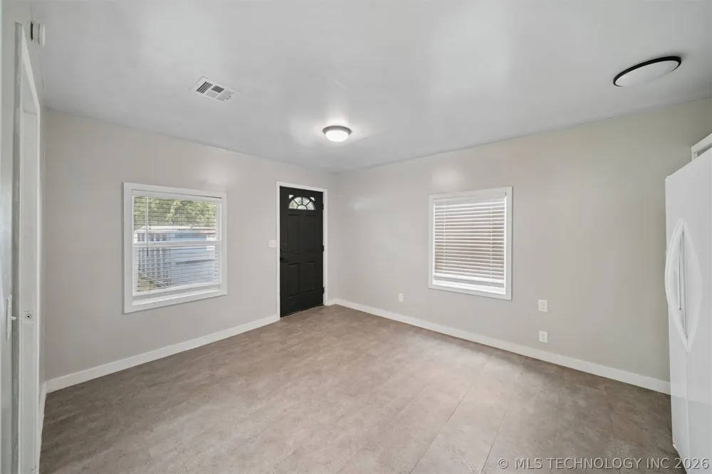 15 S Mayes Street Pryor, OK 74361