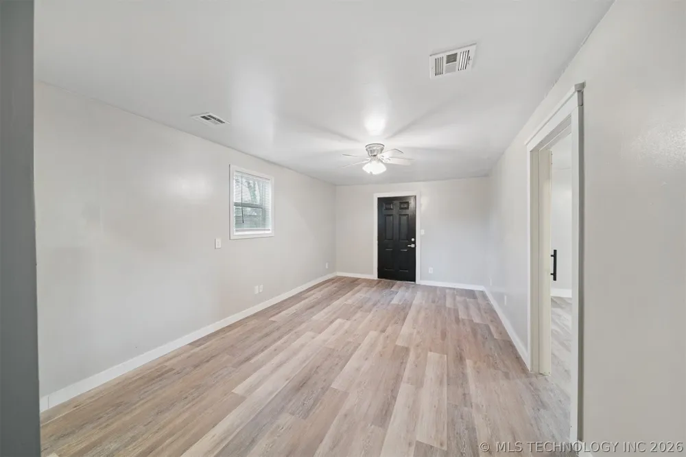 15 S Mayes Street Pryor, OK 74361