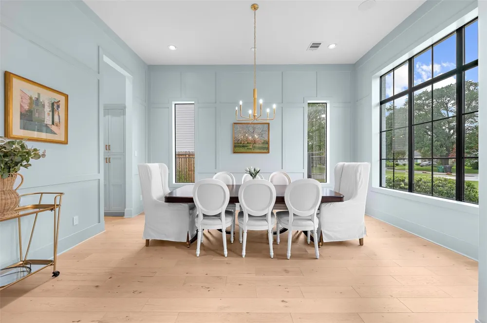 215 W 34th Street Houston, TX 77018