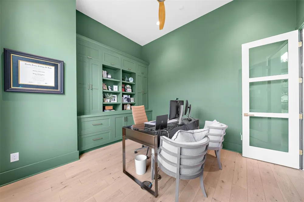 215 W 34th Street Houston, TX 77018