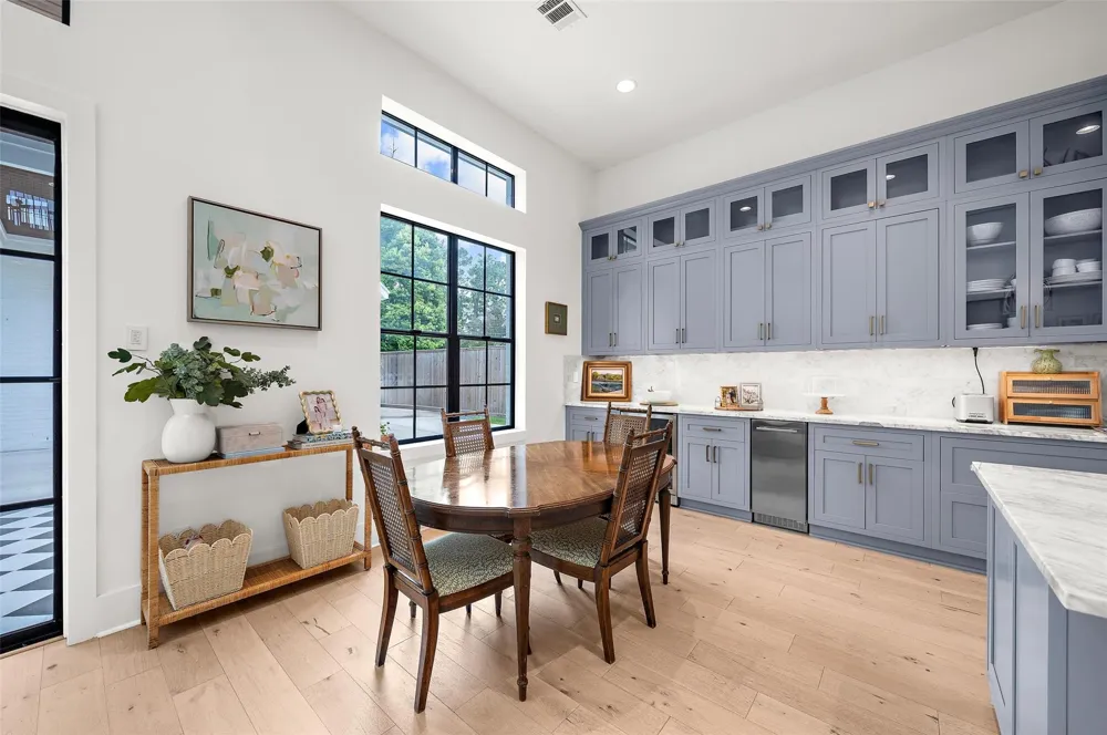215 W 34th Street Houston, TX 77018