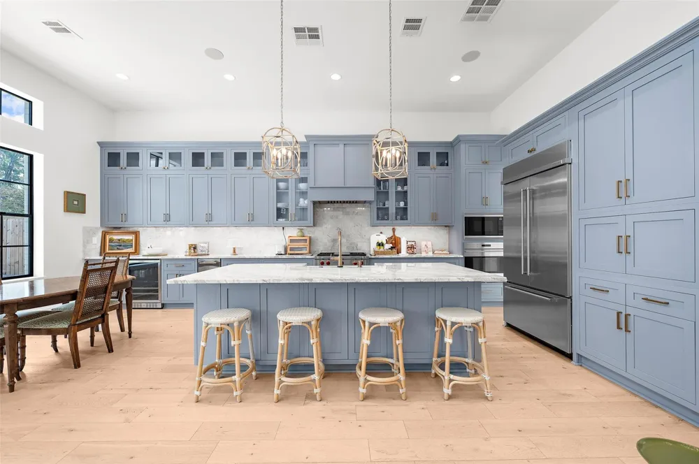 215 W 34th Street Houston, TX 77018