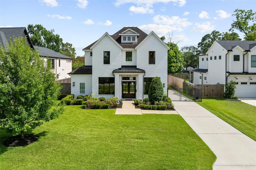 215 W 34th Street Houston, TX 77018