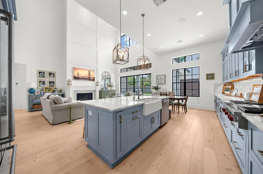 215 W 34th Street Houston, TX 77018