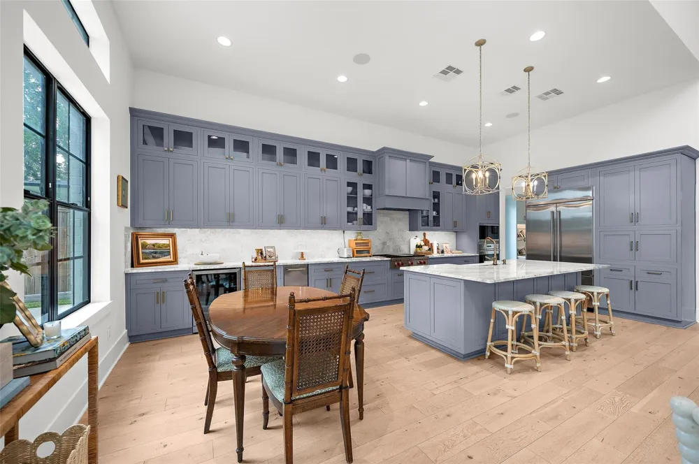 215 W 34th Street Houston, TX 77018