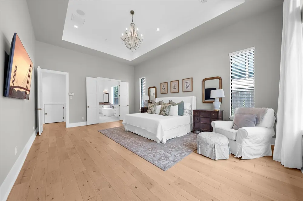 215 W 34th Street Houston, TX 77018