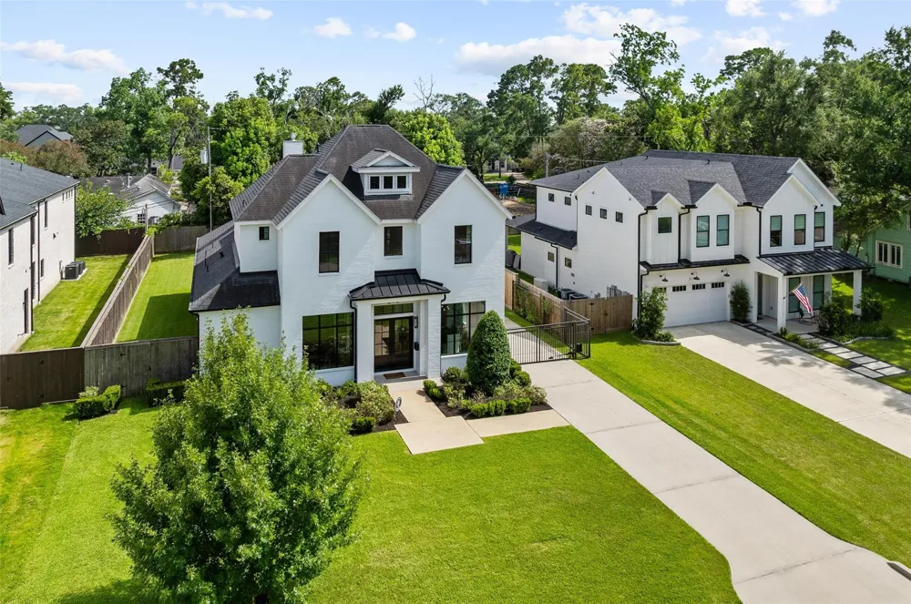 215 W 34th Street Houston, TX 77018