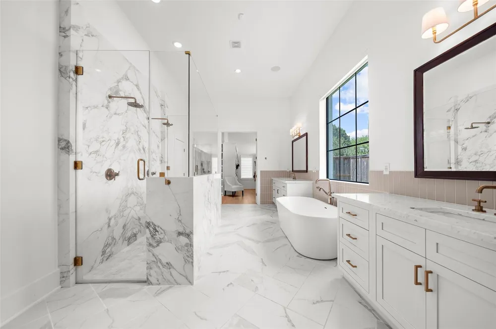 215 W 34th Street Houston, TX 77018
