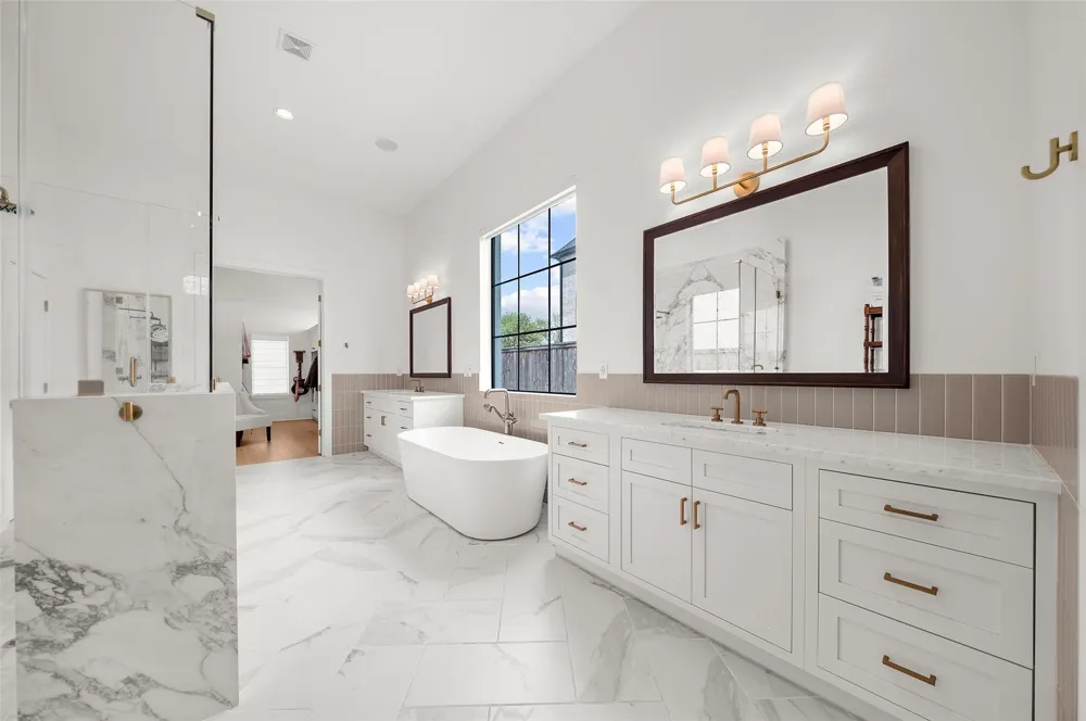 215 W 34th Street Houston, TX 77018