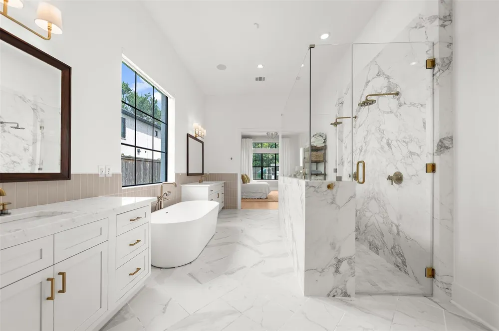 215 W 34th Street Houston, TX 77018