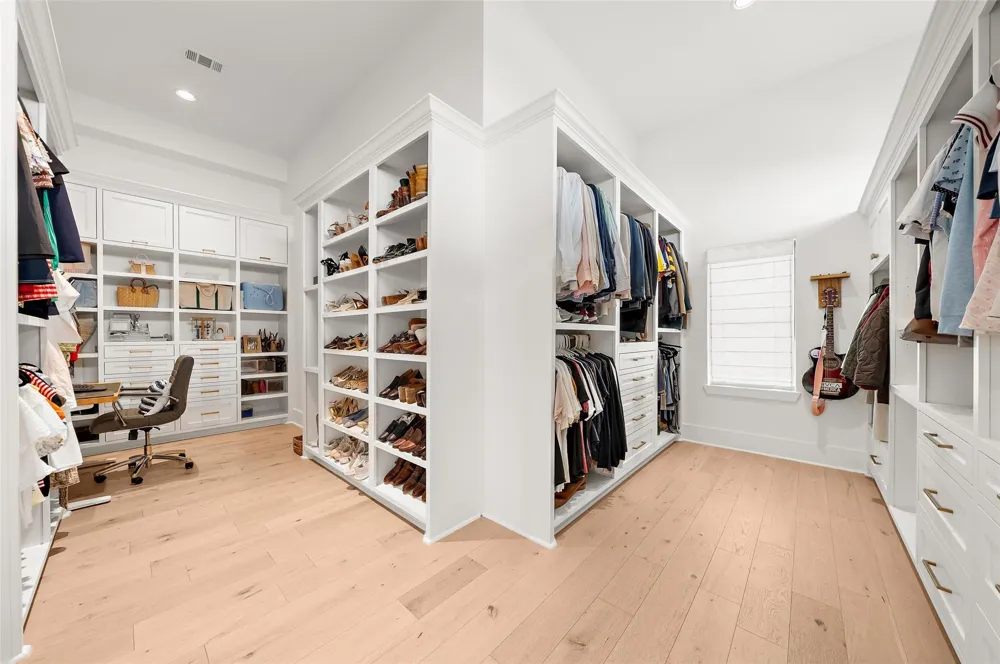 215 W 34th Street Houston, TX 77018