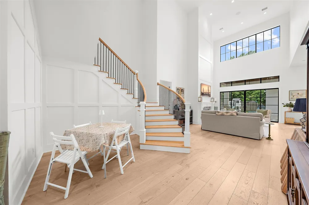 215 W 34th Street Houston, TX 77018