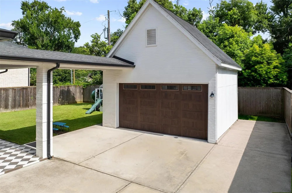 215 W 34th Street Houston, TX 77018