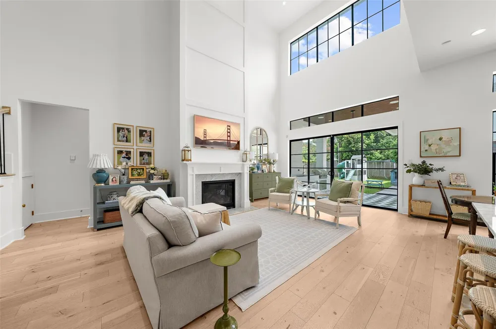 215 W 34th Street Houston, TX 77018