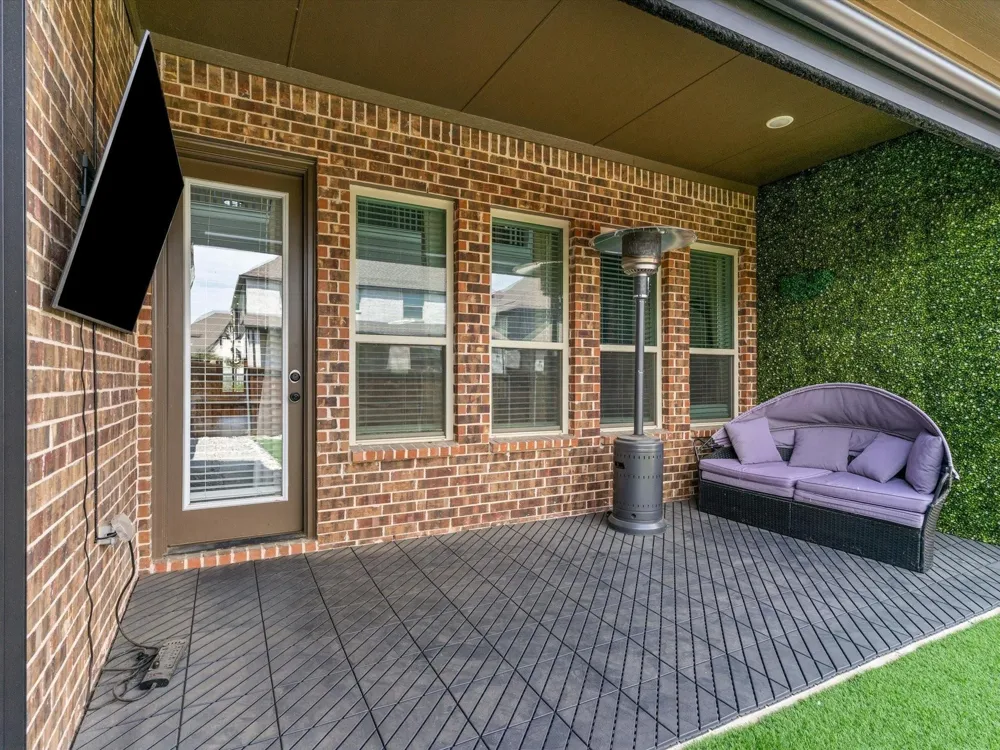1815 Gresham Drive Farmers Branch, TX 75234