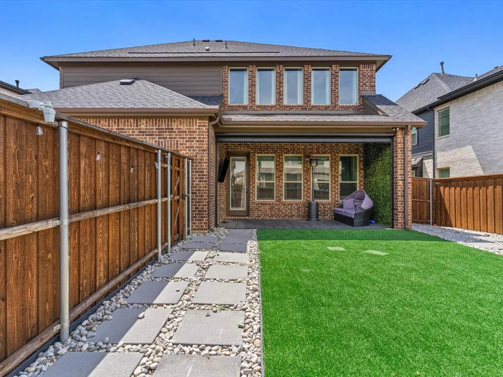 1815 Gresham Drive Farmers Branch, TX 75234
