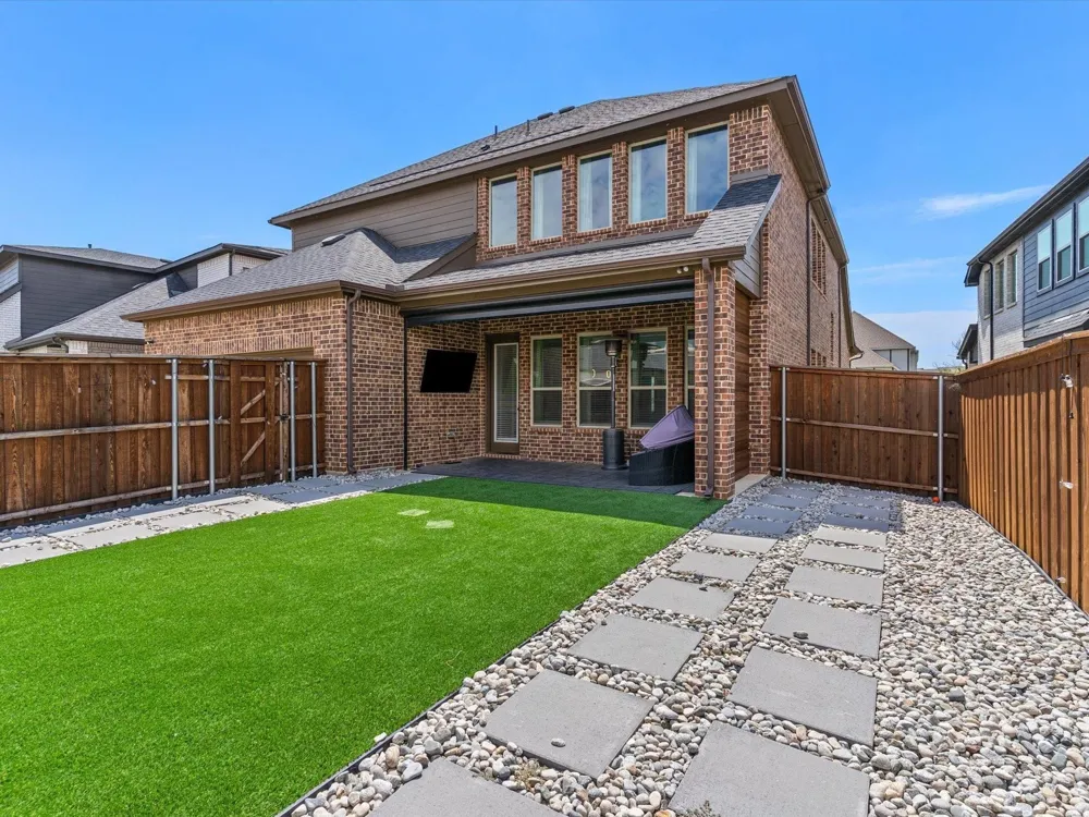 1815 Gresham Drive Farmers Branch, TX 75234