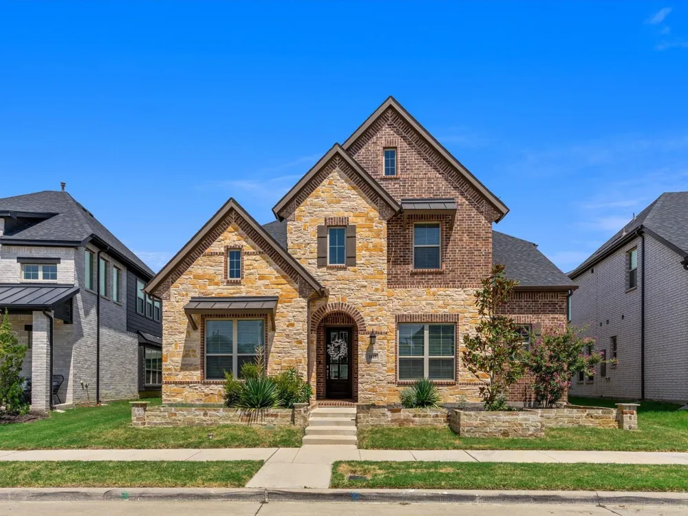 1815 Gresham Drive Farmers Branch, TX 75234