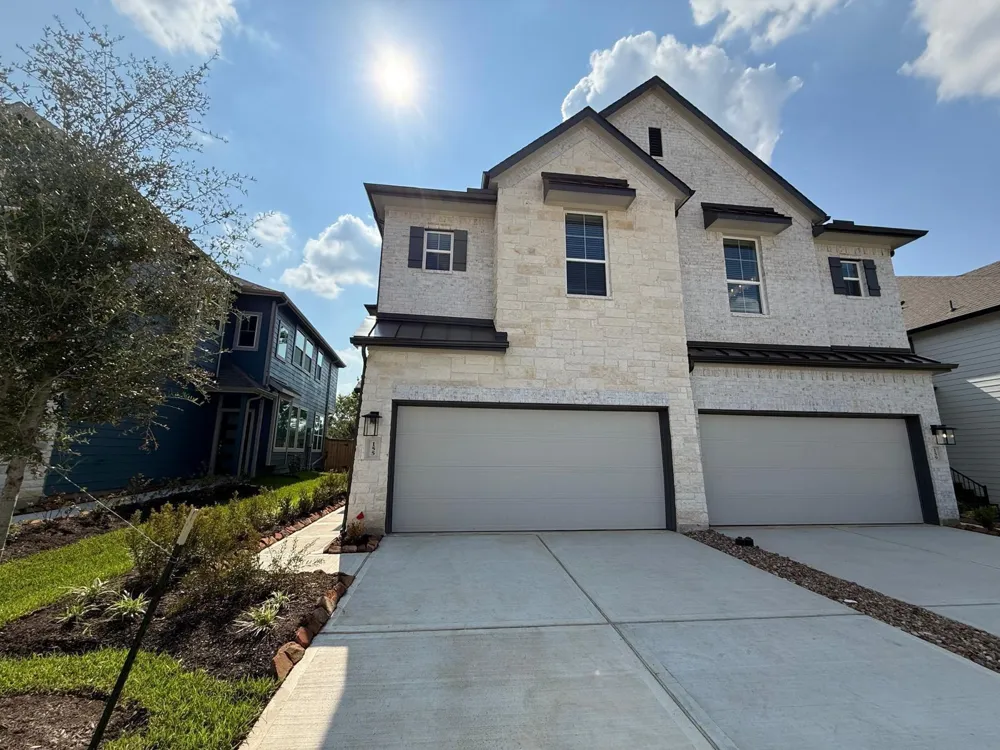 155 W Coralburst Loop Montgomery, TX 77316
