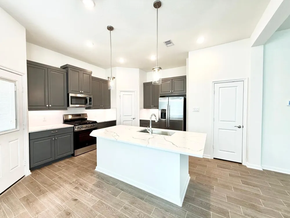 155 W Coralburst Loop Montgomery, TX 77316