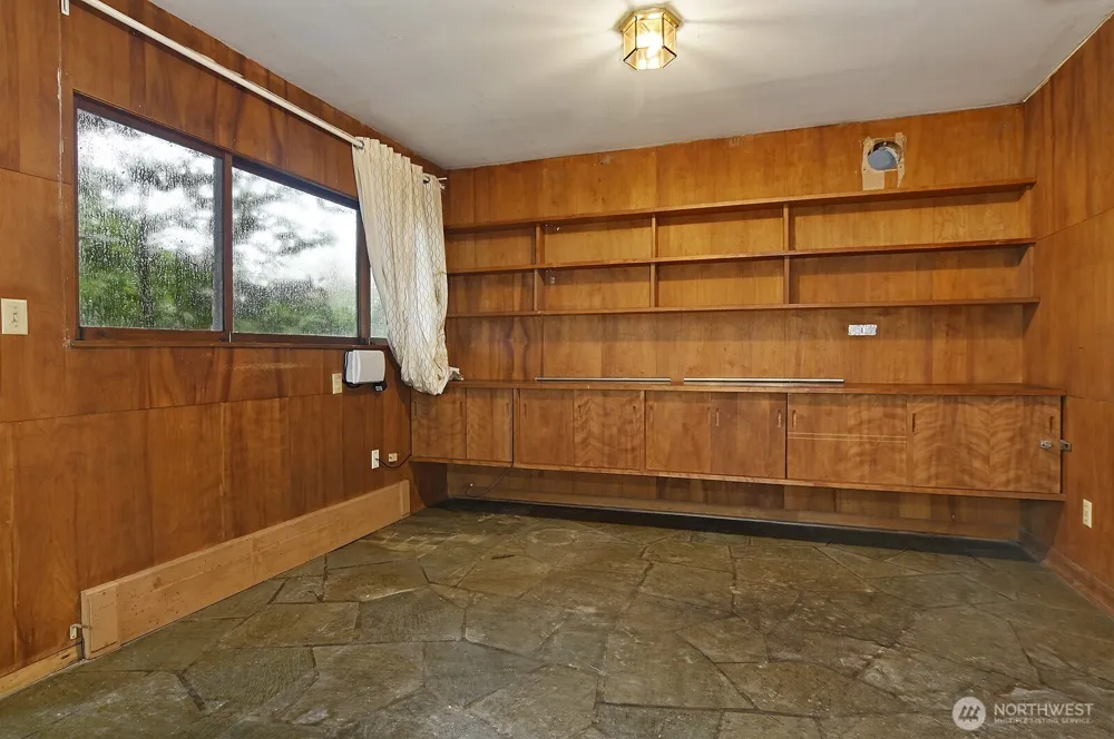 700 Reiten Road Kent, WA 98030