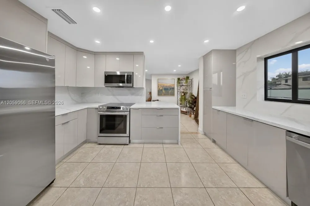 12510 SW 95th Ter Miami, FL 33186