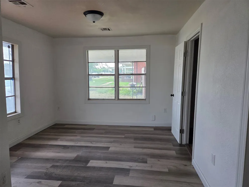 453 NE Elmhurst Avenue Bartlesville, OK 74006