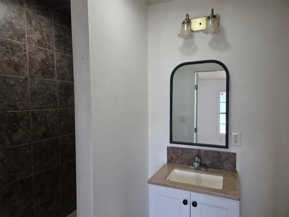 453 NE Elmhurst Avenue Bartlesville, OK 74006