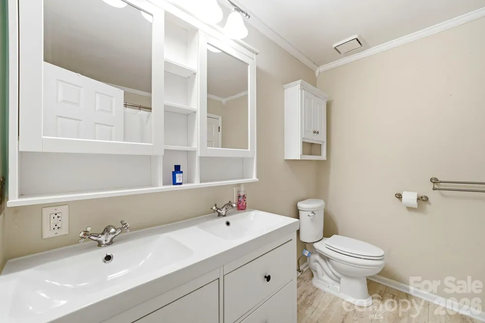 12017 Baywoods Drive Tega Cay, SC 29708