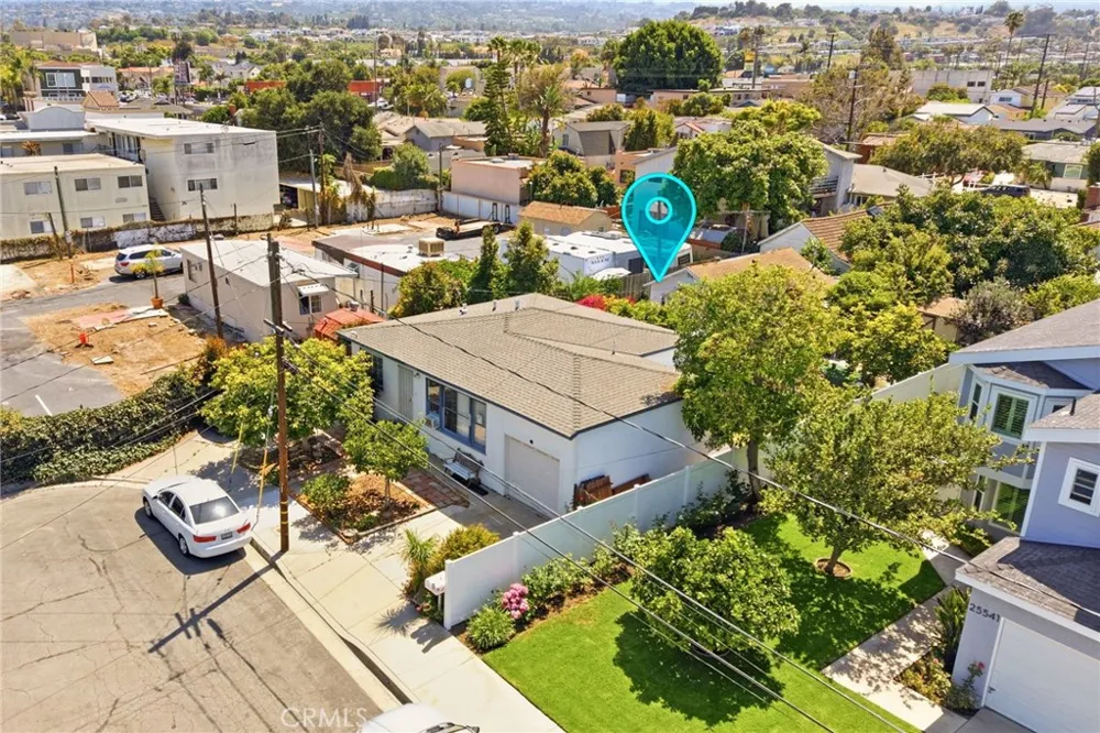25545 Alliene Lomita, CA 90717