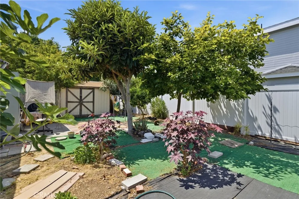 25545 Alliene Lomita, CA 90717