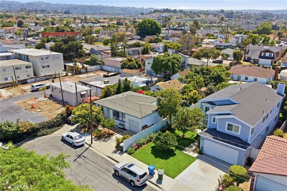 25545 Alliene Lomita, CA 90717