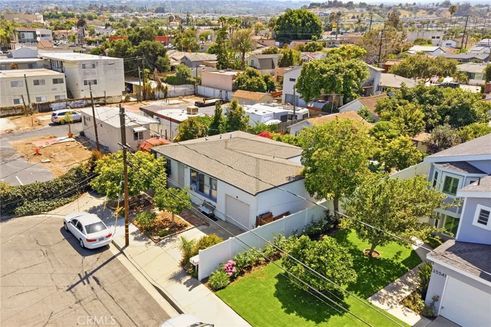 25545 Alliene Lomita, CA 90717