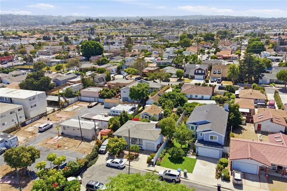 25545 Alliene Lomita, CA 90717
