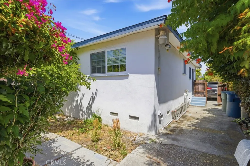 25545 Alliene Lomita, CA 90717