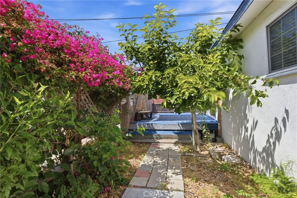 25545 Alliene Lomita, CA 90717