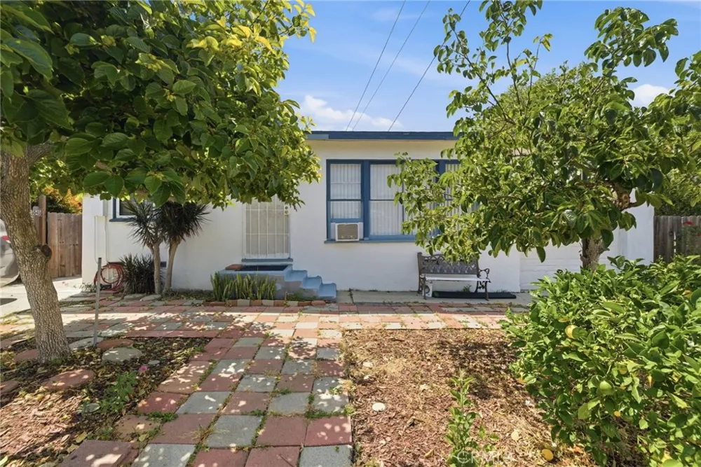 25545 Alliene Lomita, CA 90717
