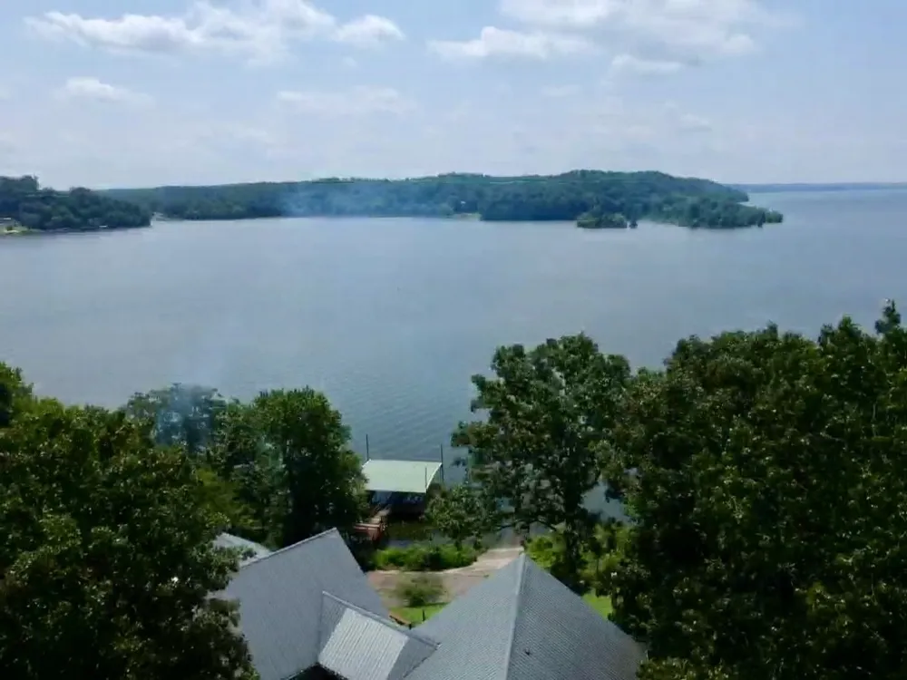 421 Bluff Point Ln Waverly, TN 37185