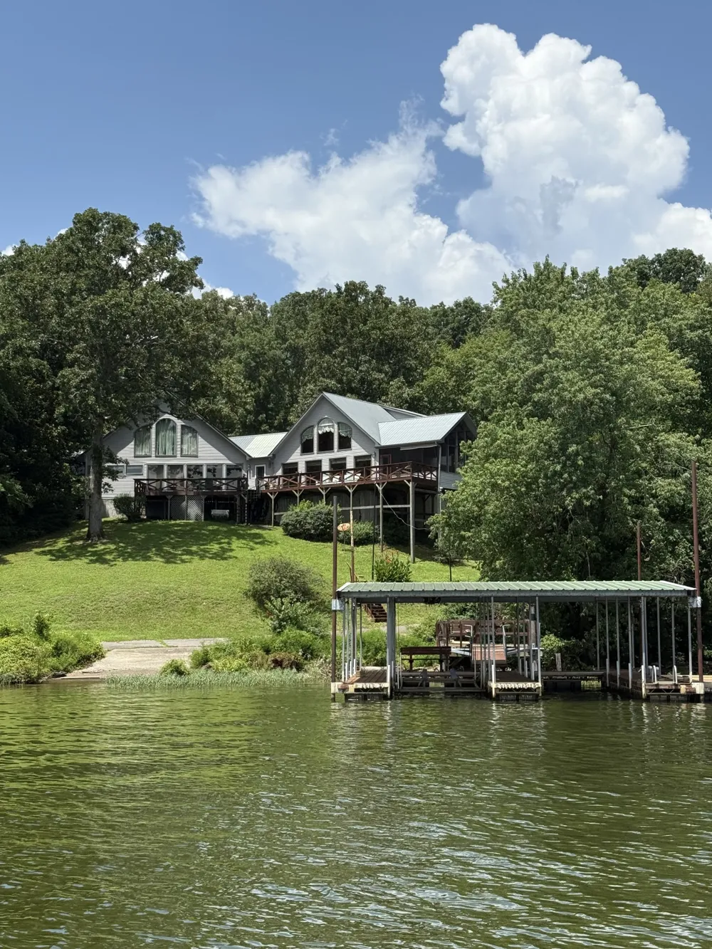 421 Bluff Point Ln Waverly, TN 37185