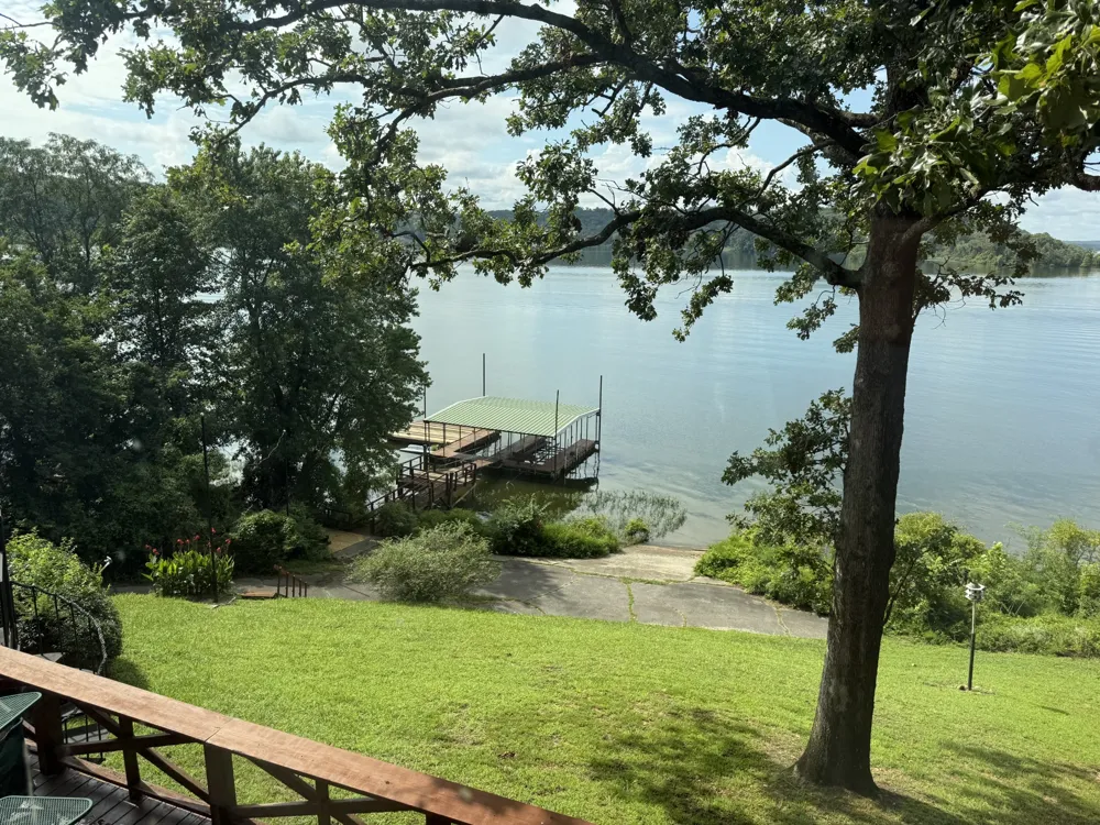 421 Bluff Point Ln Waverly, TN 37185