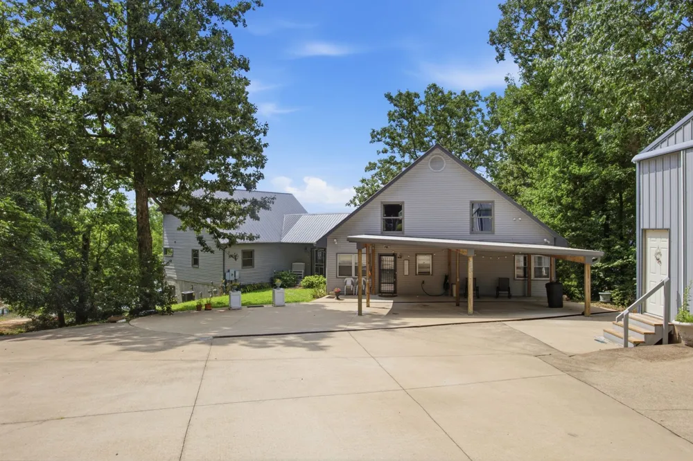 421 Bluff Point Ln Waverly, TN 37185