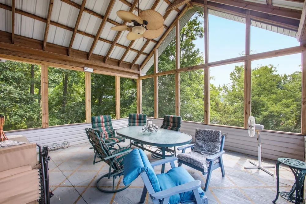 421 Bluff Point Ln Waverly, TN 37185