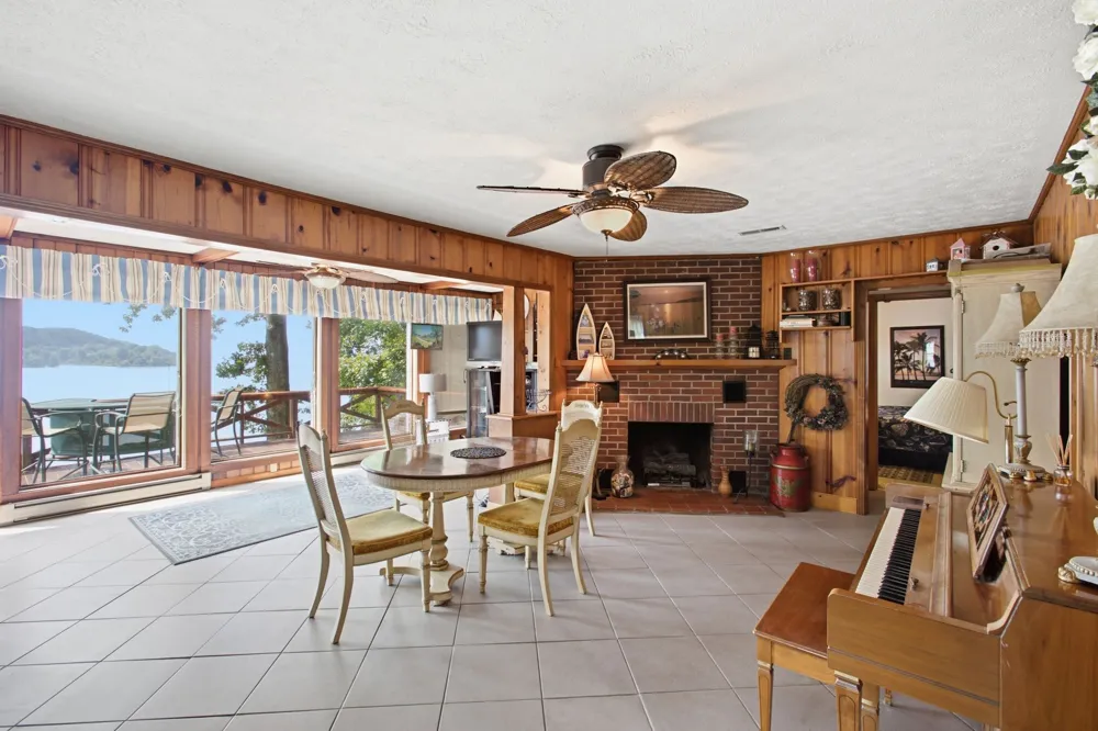 421 Bluff Point Ln Waverly, TN 37185