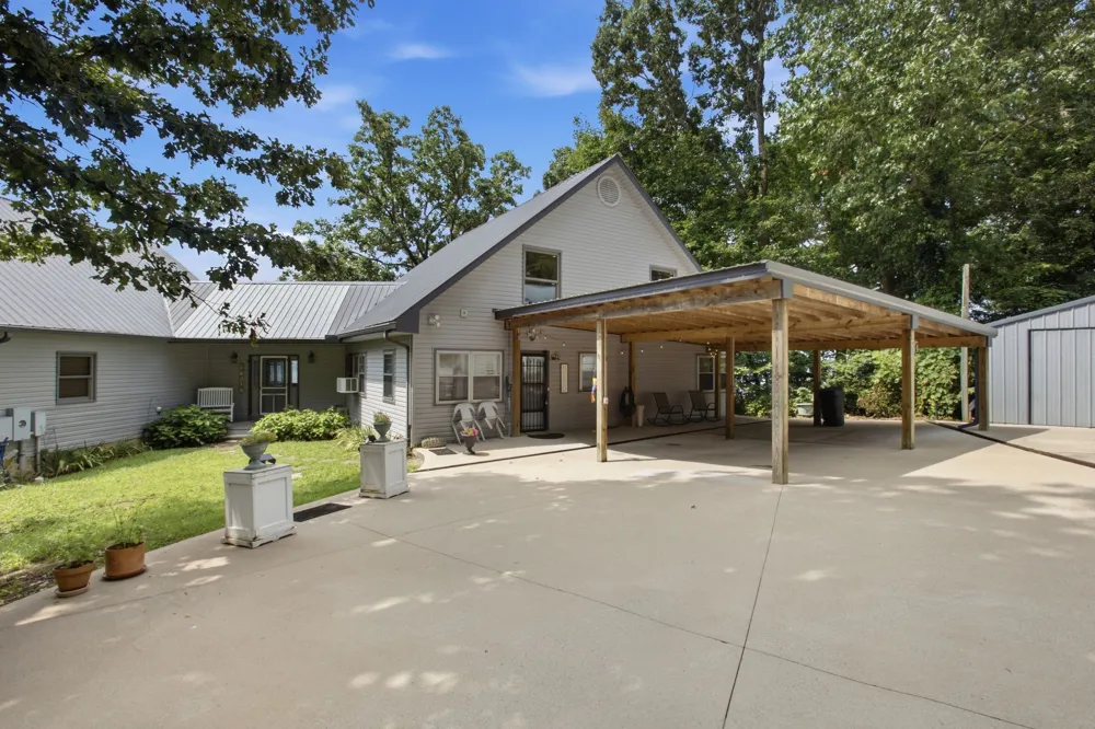 421 Bluff Point Ln Waverly, TN 37185