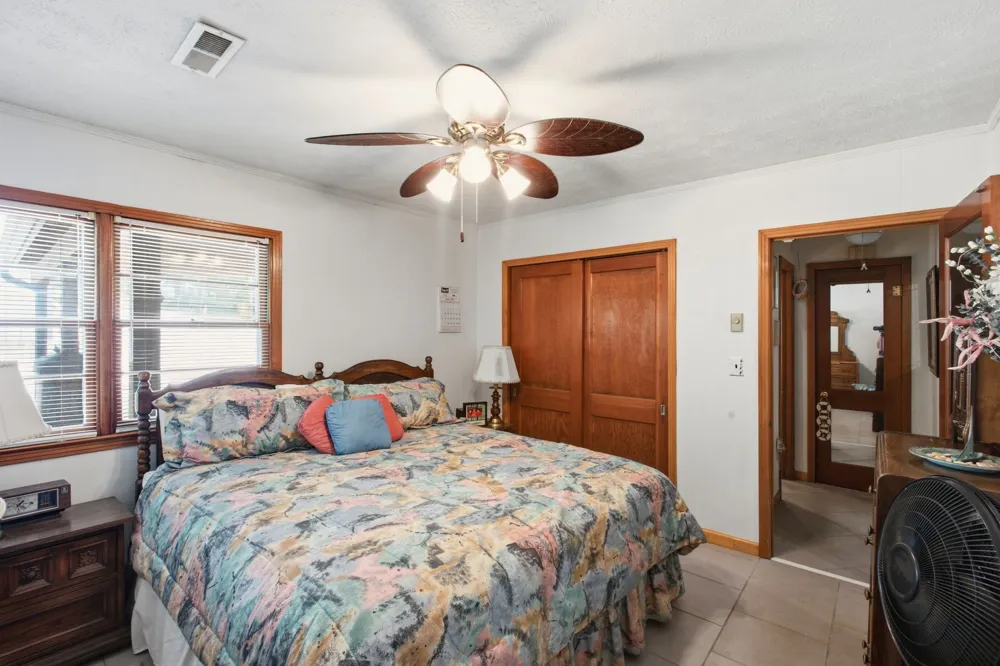 421 Bluff Point Ln Waverly, TN 37185