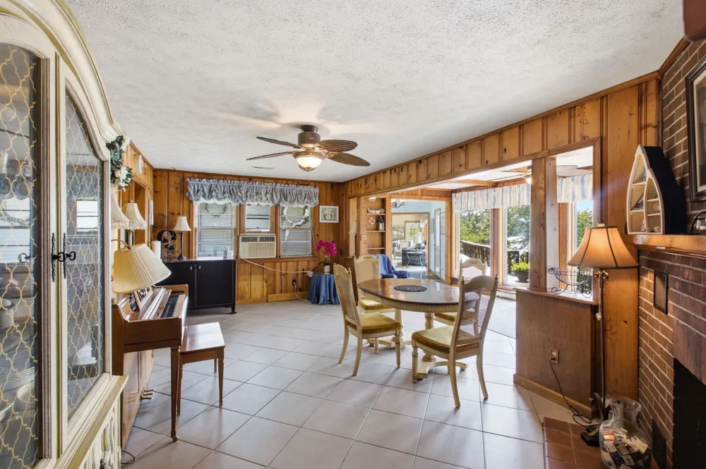 421 Bluff Point Ln Waverly, TN 37185