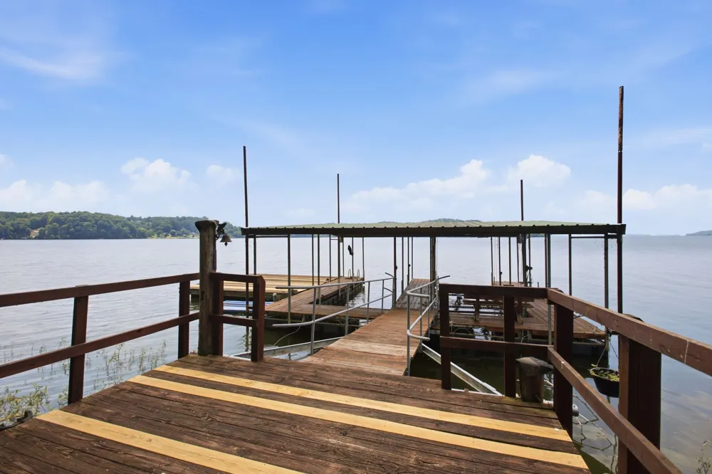 421 Bluff Point Ln Waverly, TN 37185
