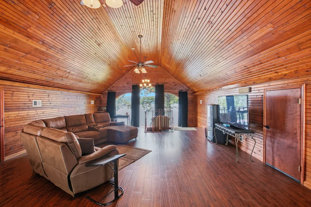 421 Bluff Point Ln Waverly, TN 37185