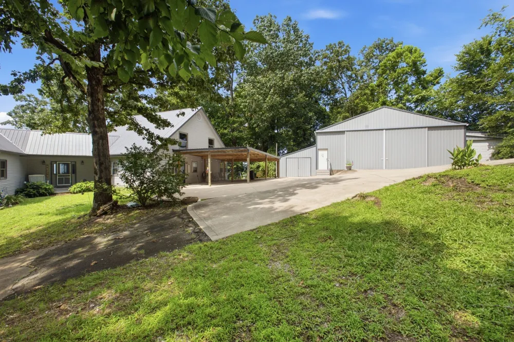 421 Bluff Point Ln Waverly, TN 37185