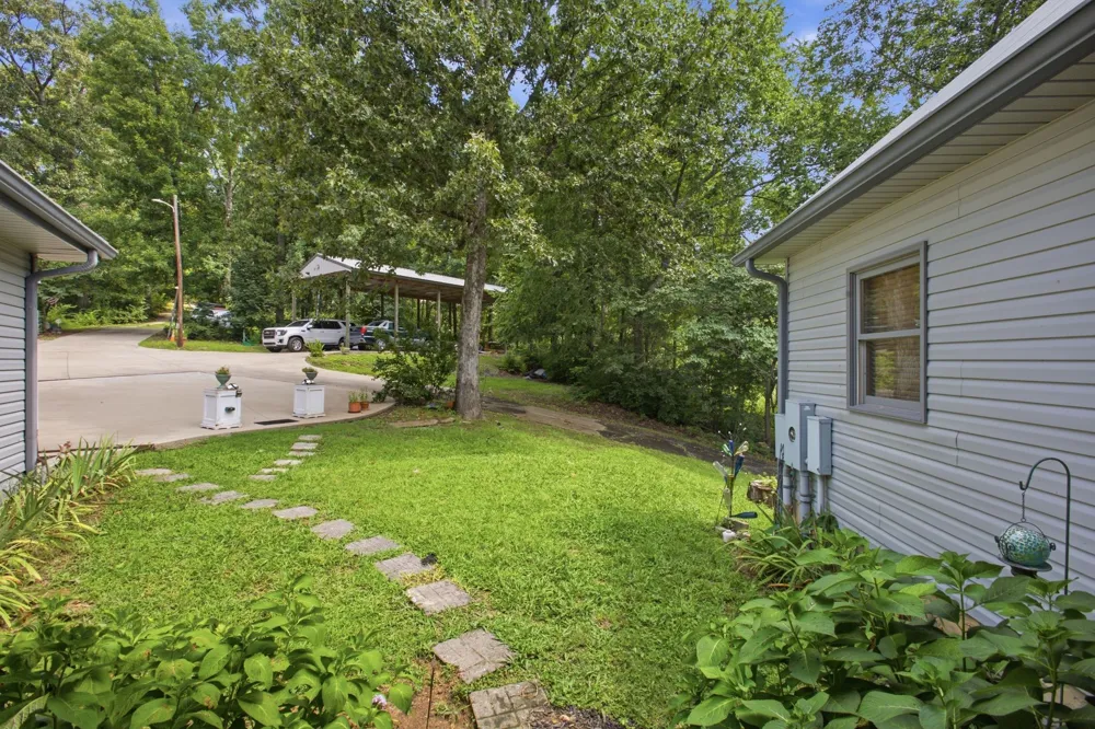 421 Bluff Point Ln Waverly, TN 37185